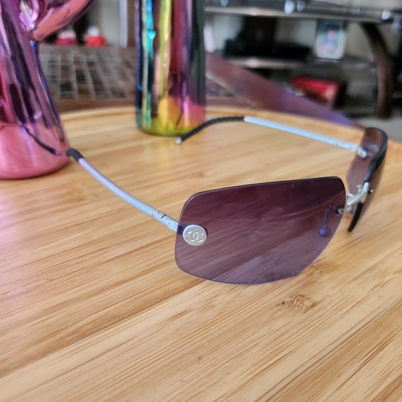 Chanel sunglasses - Picture 2 of 9